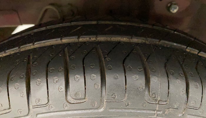 2012 Hyundai Eon MAGNA, Petrol, Manual, 1,10,149 km, Right Rear Tyre Tread