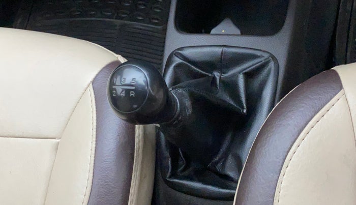 2012 Hyundai Eon MAGNA, Petrol, Manual, 1,10,149 km, Gear lever - Boot cover slightly torn