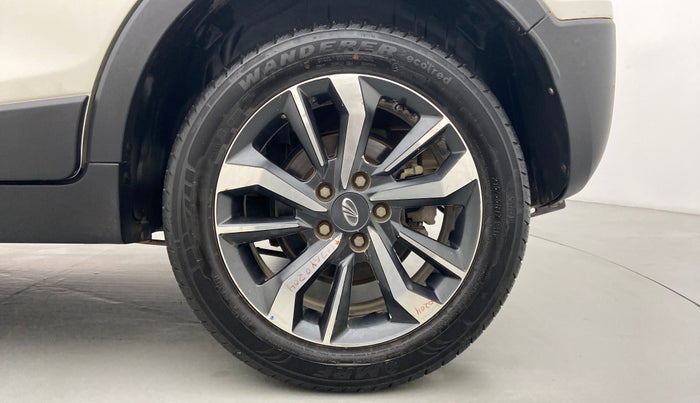 2019 Mahindra XUV300 W8(O), Diesel, Manual, 88,746 km, Left Rear Wheel