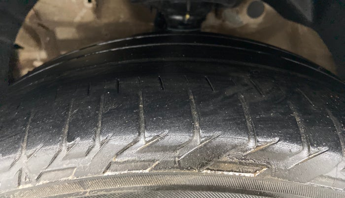2019 Mahindra XUV300 W8(O), Diesel, Manual, 88,746 km, Left Front Tyre Tread