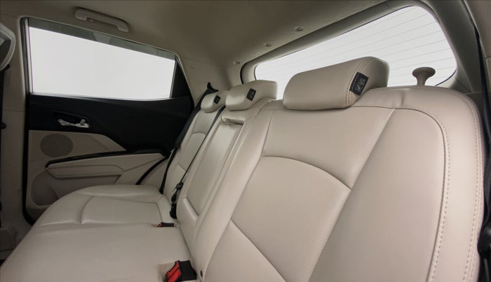 2019 Mahindra XUV300 W8(O), Diesel, Manual, 88,746 km, Right Side Rear Door Cabin