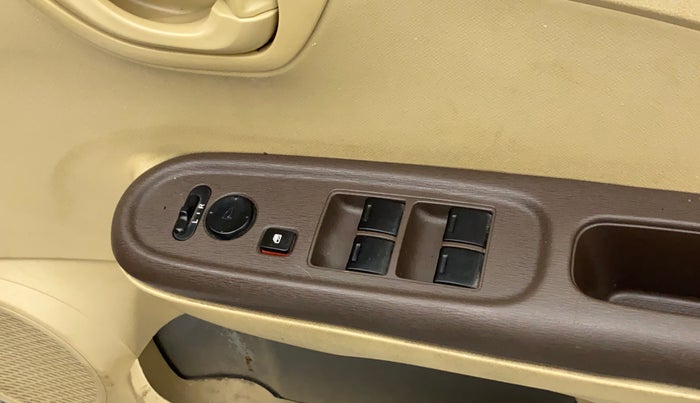 2013 Honda Brio S MT, Petrol, Manual, 67,656 km, Right front window switch / handle - Power window makes minor noise