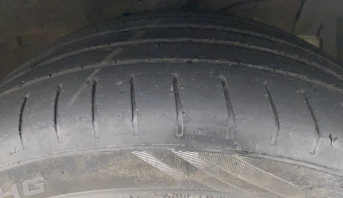 2018 Maruti Ciaz ALPHA  AT 1.4  PETROL, Petrol, Automatic, 77,441 km, Right Front Tyre Tread