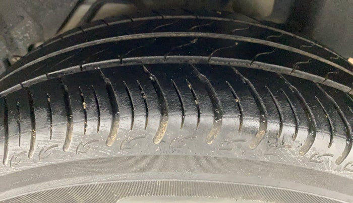 2019 Ford New Figo 1.2 TITANIUM, Petrol, Manual, 26,681 km, Left Rear Tyre Tread