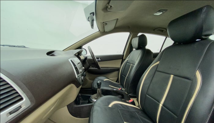 2011 Hyundai i20 SPORTZ 1.2, Petrol, Manual, 73,031 km, Right Side Front Door Cabin