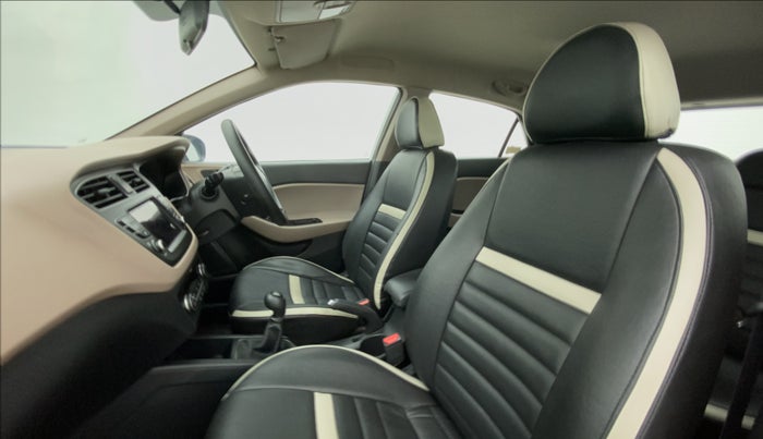 2018 Hyundai Elite i20 ASTA 1.2, Petrol, Manual, 11,334 km, Right Side Front Door Cabin