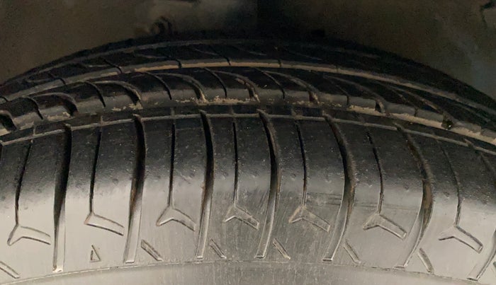 2017 Maruti Celerio ZXI, Petrol, Manual, 63,883 km, Right Front Tyre Tread