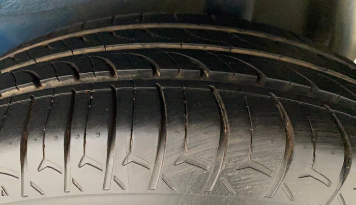 2017 Maruti Celerio ZXI, Petrol, Manual, 63,883 km, Left Rear Tyre Tread