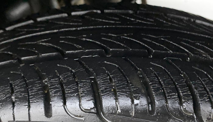 2015 Maruti Alto K10 LXI CNG, CNG, Manual, 83,606 km, Left Rear Tyre Tread