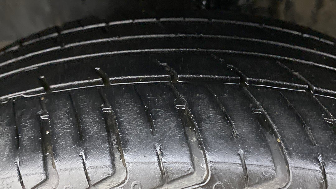 Left Front Tyre Tread