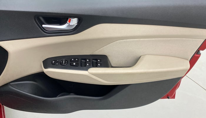 2017 Hyundai Verna 1.6 SX VTVT, Petrol, Manual, 25,935 km, Driver Side Door Panels Control
