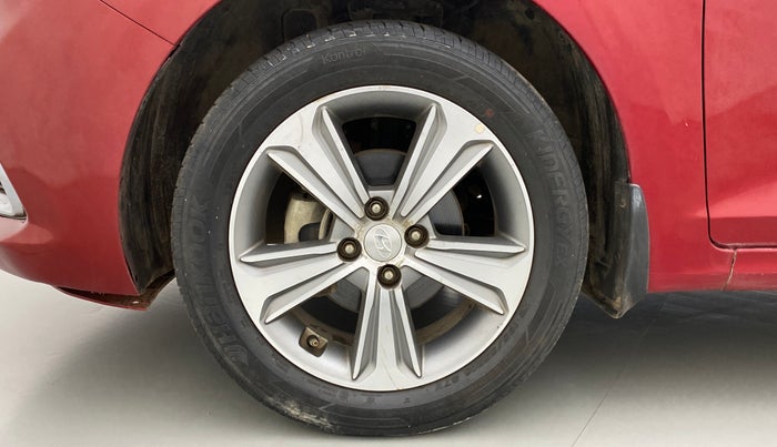 2017 Hyundai Verna 1.6 SX VTVT, Petrol, Manual, 25,935 km, Left Front Wheel