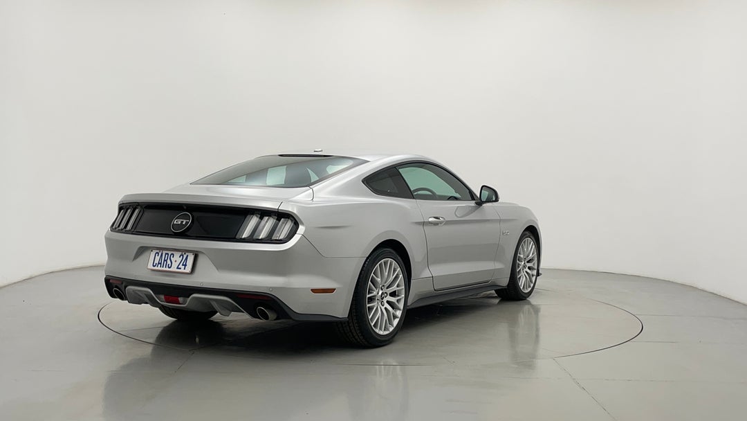 Right Back Diagonal (45- Degree) View