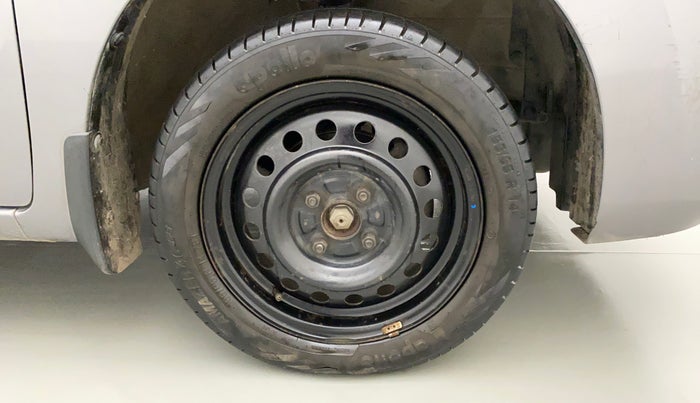 2013 Maruti Wagon R 1.0 VXI, Petrol, Manual, 77,981 km, Right Front Wheel