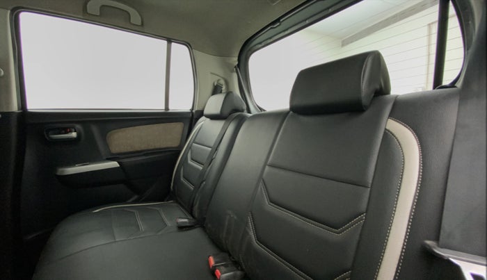 2013 Maruti Wagon R 1.0 VXI, Petrol, Manual, 77,981 km, Right Side Rear Door Cabin