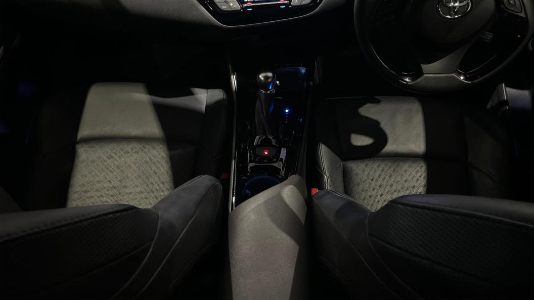 2022 Toyota C-HR Koba (2WD) Hybrid, Automatic, 61434 km, Center Console