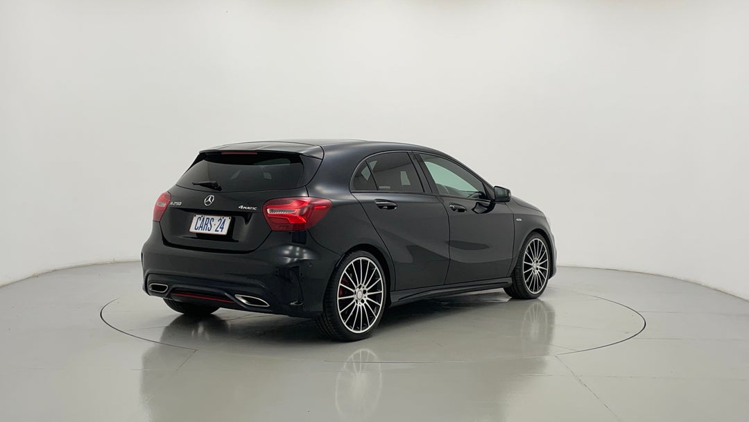 Right Back Diagonal (45- Degree) View