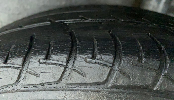 2014 Maruti Celerio VXI, Petrol, Manual, 64,335 km, Left Rear Tyre Tread