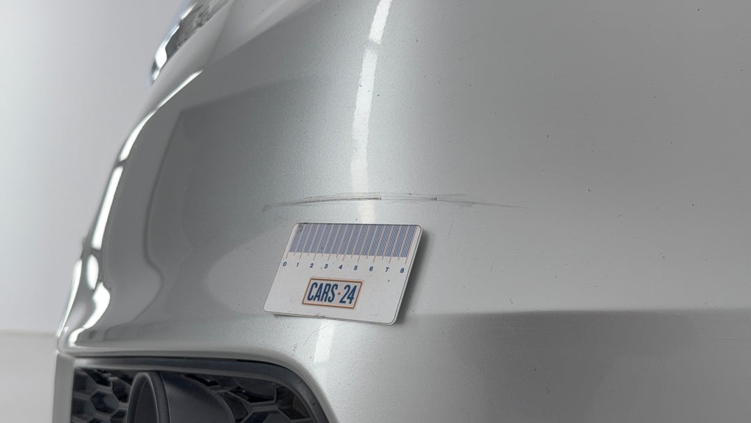 2015 Honda Odyssey Vti-l, Automatic, 70073 km, Bumper Front Scratch