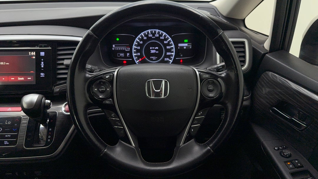 2015 Honda Odyssey Vti-l, Automatic, 70073 km, Steering Wheel Close-up