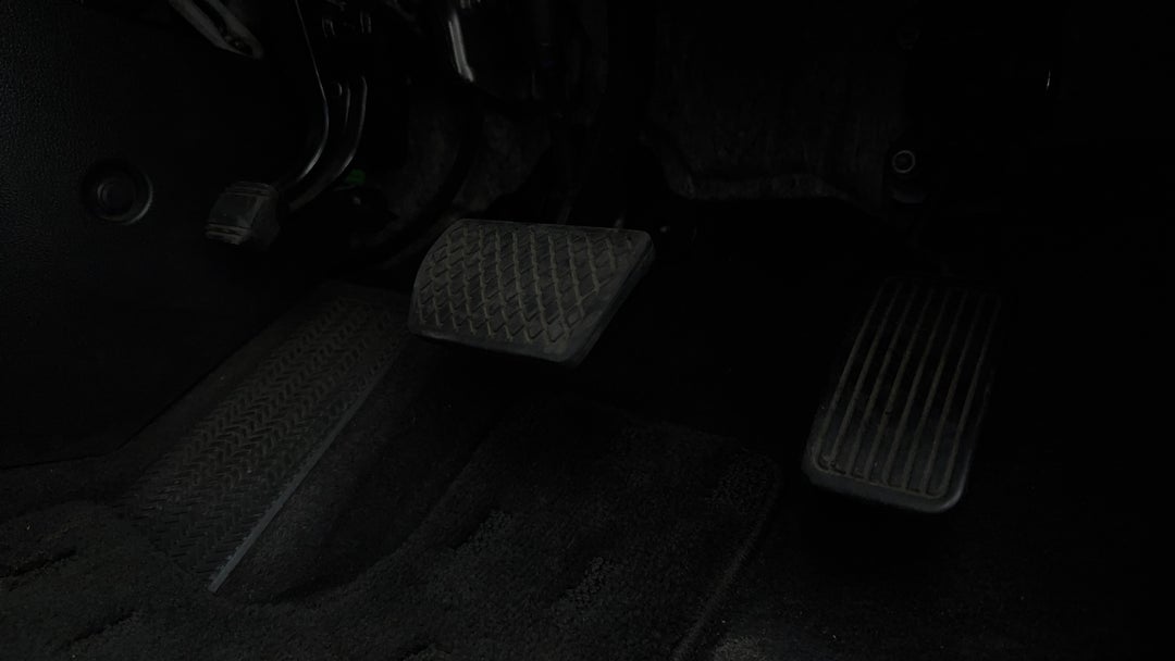 2015 Honda Odyssey Vti-l, Automatic, 70073 km, Pedals and Footmat