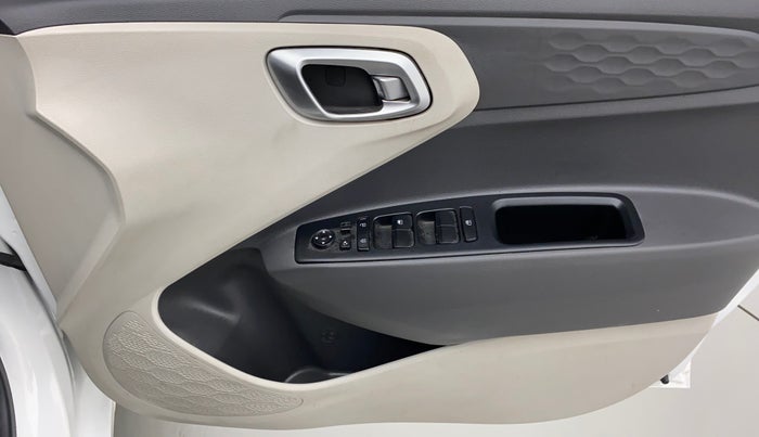 2021 Hyundai AURA SX 1.2 (O), Petrol, Manual, 15,610 km, Driver Side Door Panels Control