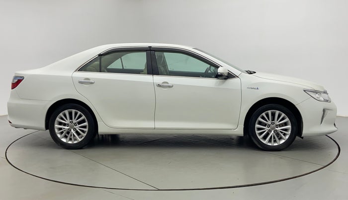 2017 Toyota Camry HYBRID, Petrol, Automatic, 70,420 km, Right Side View