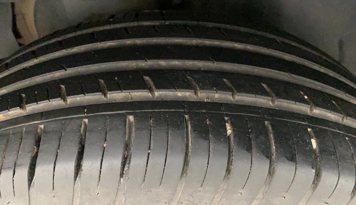 2019 Mahindra XUV500 W11(O), Diesel, Manual, 36,847 km, Right Rear Tyre Tread