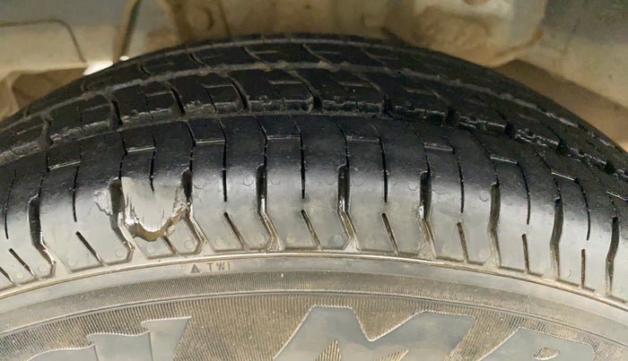 2014 Hyundai Eon ERA +, Petrol, Manual, 75,892 km, Right Rear Tyre Tread