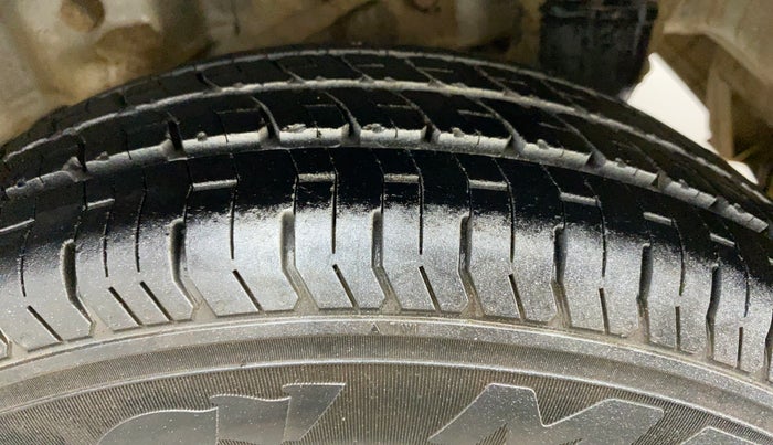 2014 Hyundai Eon ERA +, Petrol, Manual, 75,892 km, Left Rear Tyre Tread