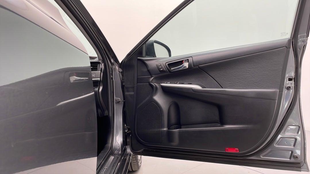 2016 Toyota Camry Atara Sl, Automatic, 85987 km, Speaker View