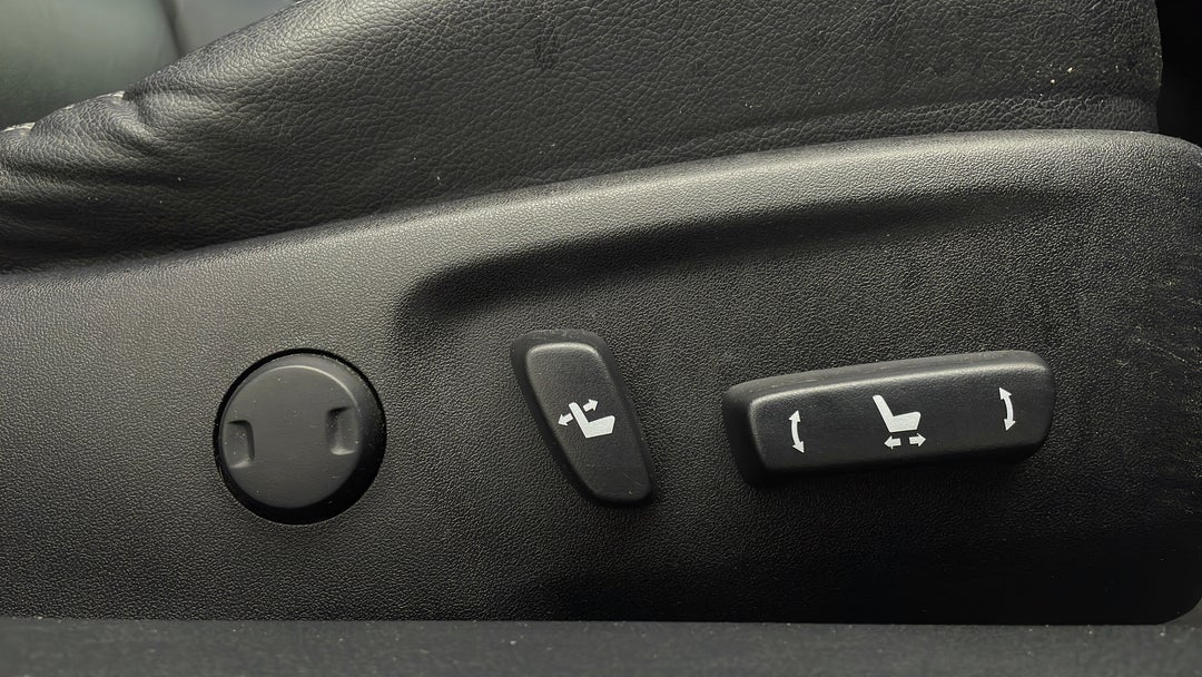 2016 Toyota Camry Atara Sl, Automatic, 85987 km, Drivers Side Adjustment Panel