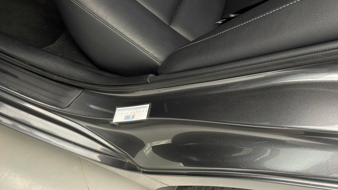 2016 Toyota Camry Atara Sl, Automatic, 85987 km, Door Sills Rear LHS Scratch