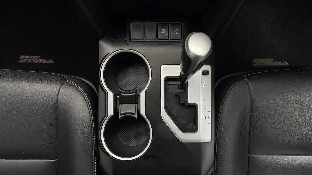 2016 Toyota Camry Atara Sl, Automatic, 85987 km, Gear Lever 