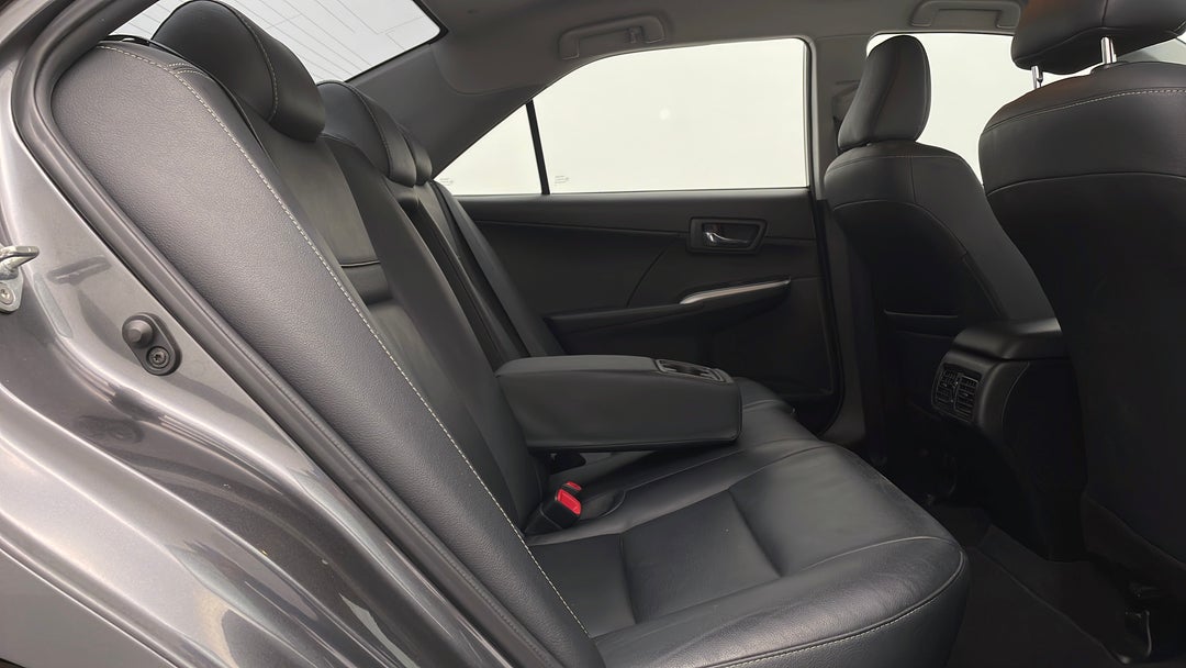 2016 Toyota Camry Atara Sl, Automatic, 85987 km, Right Side Rear Door Cabin View