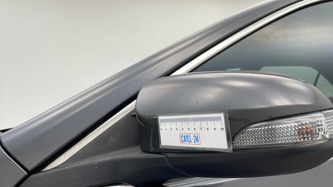 2016 Toyota Camry Atara Sl, Automatic, 85987 km, Side Mirrors Housing LHS Scratch