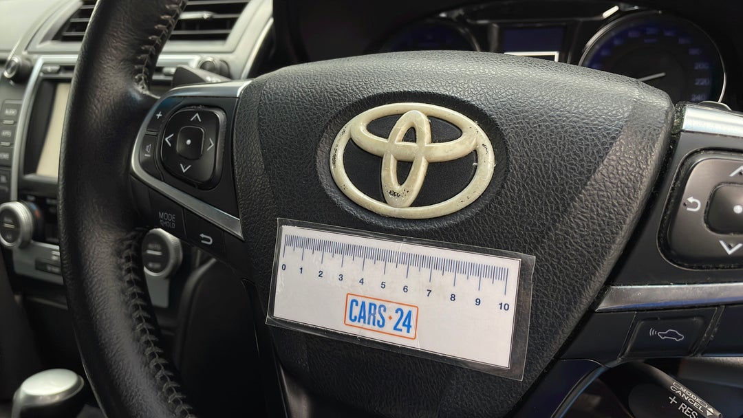 2016 Toyota Camry Atara Sl, Automatic, 85987 km, Steering Wheel Body Wear