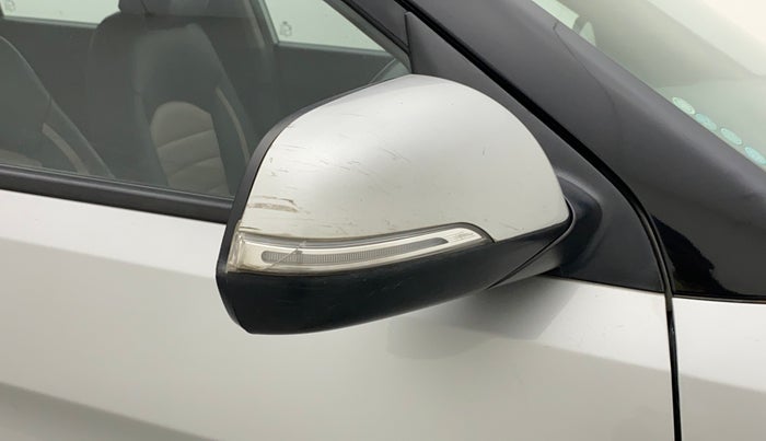 2016 Hyundai Creta SX PLUS 1.6 PETROL, Petrol, Manual, 94,971 km, Right rear-view mirror - Cover has minor damage