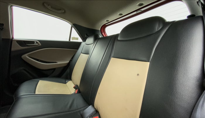 2016 Hyundai Elite i20 SPORTZ 1.4, Diesel, Manual, 78,151 km, Right Side Rear Door Cabin