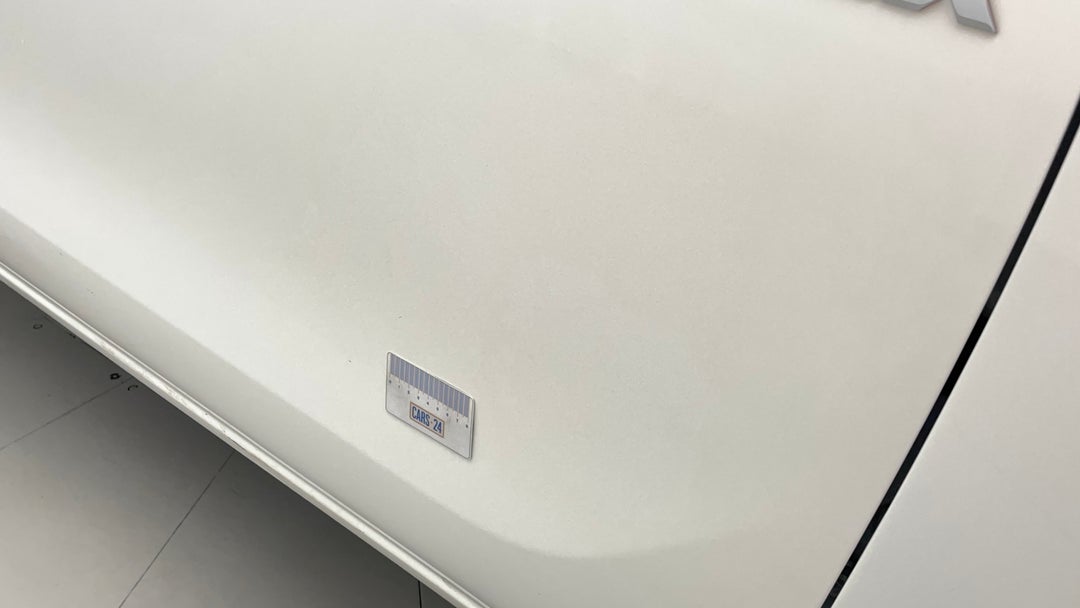 2019 Toyota Hilux Workmate, Automatic, 104249 km, Doors Front RHS Paint oxidation