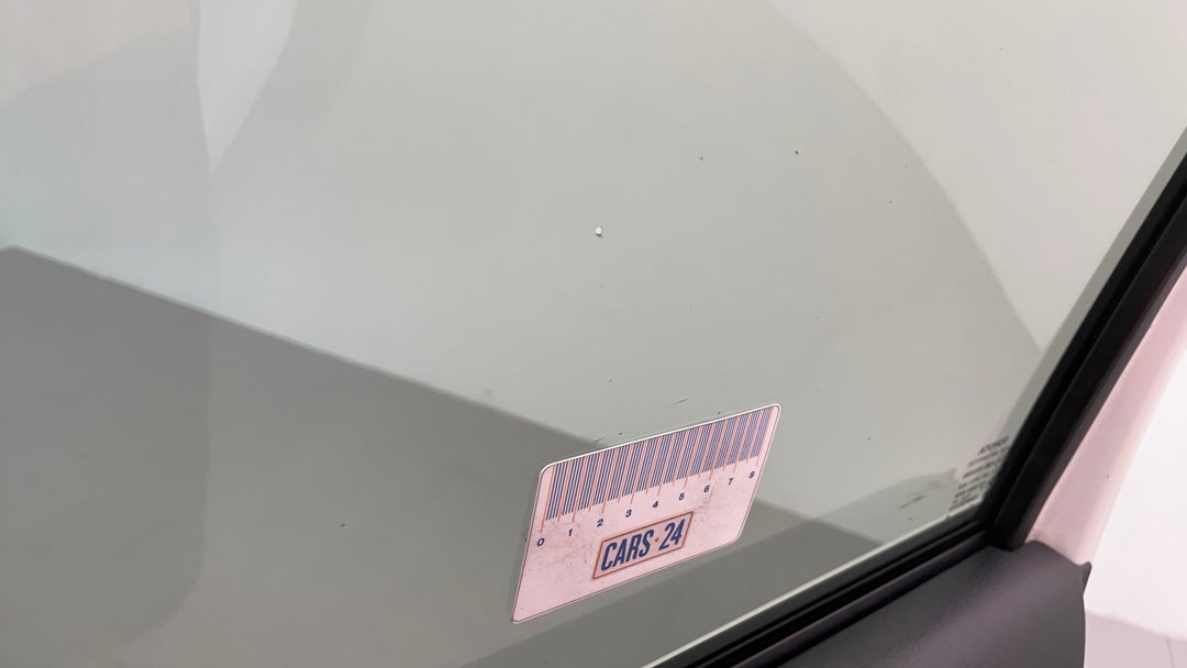 2019 Toyota Hilux Workmate, Automatic, 104249 km, Window Glass Front RHS Tinting Scratched