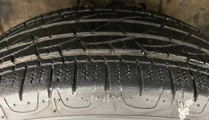 2017 Jeep Compass 2.0 SPORT, Diesel, Manual, 33,871 km, Left Front Tyre Tread