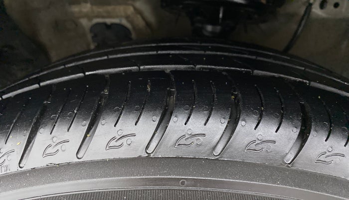 2017 Hyundai Creta SX PLUS AT 1.6 DIESEL, Diesel, Automatic, 43,615 km, Left Front Tyre Tread