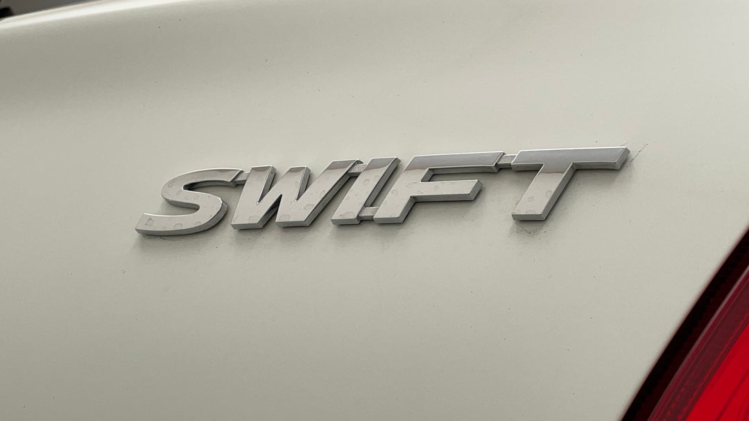 2023 Suzuki Swift Gl Plus, Automatic, 26677 km, Badge (Boot Right Side)