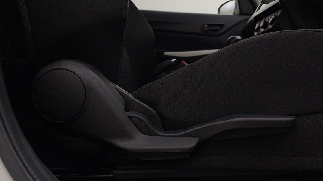 2023 Suzuki Swift Gl Plus, Automatic, 26677 km, Drivers Side Adjustment Panel