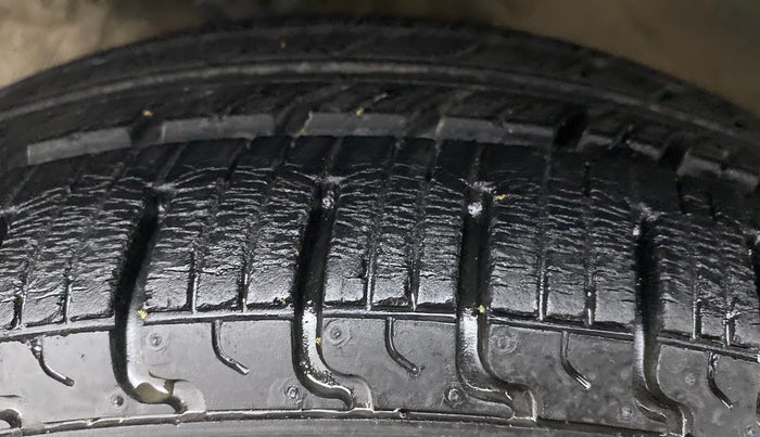 2011 Maruti Zen Estilo VXI, Petrol, Manual, 1,03,910 km, Left Front Tyre Tread