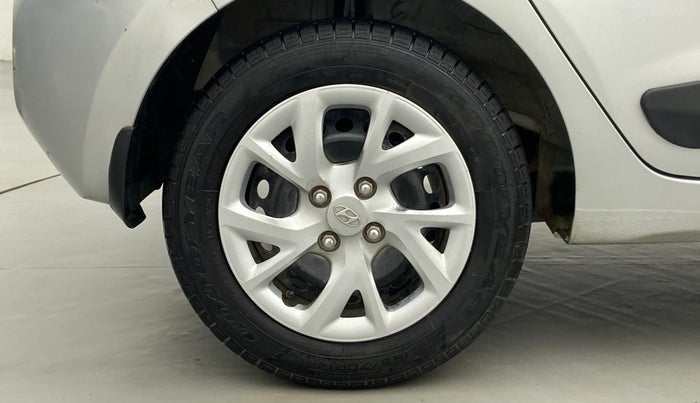 2018 Hyundai Grand i10 MAGNA 1.2 VTVT, Petrol, Manual, 22,972 km, Right Rear Wheel