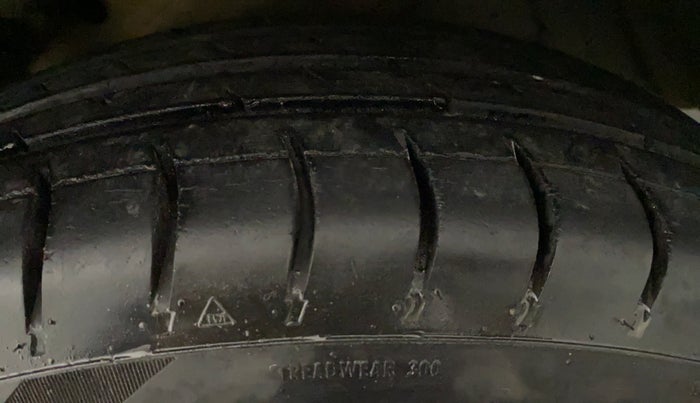 2010 Maruti Swift Dzire VXI, Petrol, Manual, 62,906 km, Left Rear Tyre Tread