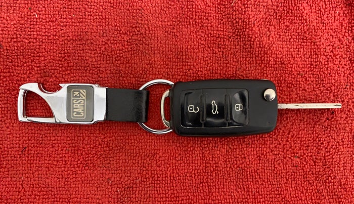 2017 Volkswagen Ameo HIGHLINE1.2L, Petrol, Manual, 23,835 km, Key Close Up