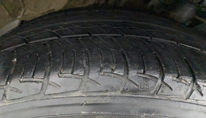 2017 Volkswagen Ameo HIGHLINE1.2L, Petrol, Manual, 23,835 km, Right Rear Tyre Tread